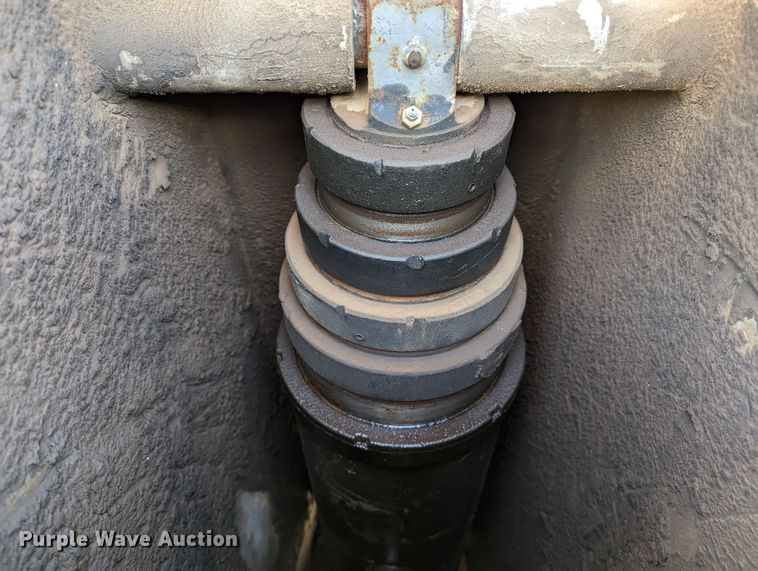 image for item LM9797 1981 Fruehauf ND2-F2-22-7-DA5-24  end dump trailer