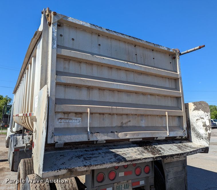 image for item LM9797 1981 Fruehauf ND2-F2-22-7-DA5-24  end dump trailer