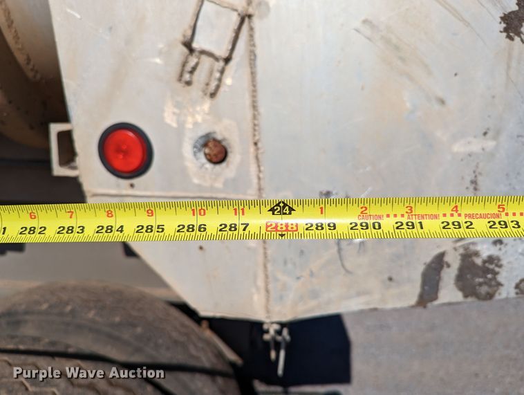 image for item LM9797 1981 Fruehauf ND2-F2-22-7-DA5-24  end dump trailer