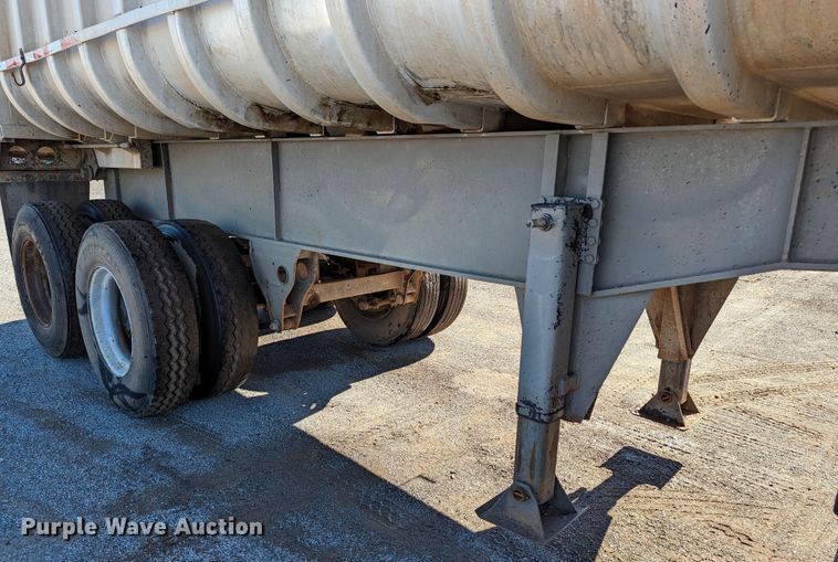 image for item LM9797 1981 Fruehauf ND2-F2-22-7-DA5-24  end dump trailer