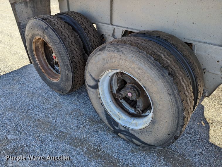 image for item LM9797 1981 Fruehauf ND2-F2-22-7-DA5-24  end dump trailer