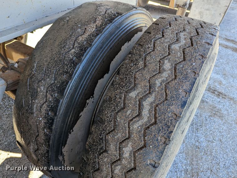 image for item LM9797 1981 Fruehauf ND2-F2-22-7-DA5-24  end dump trailer