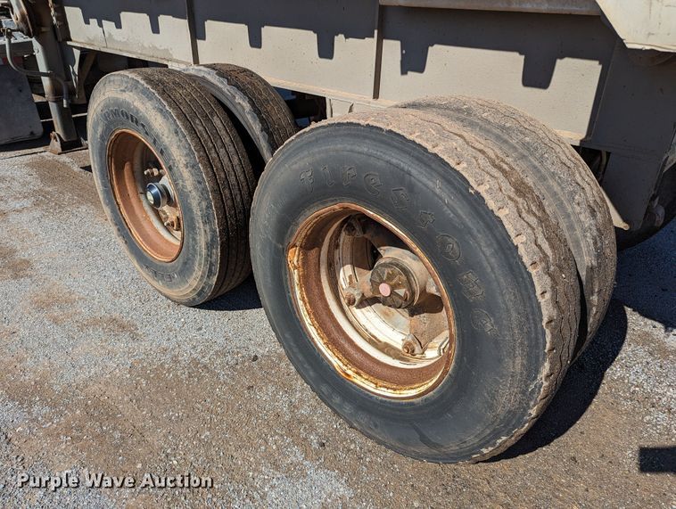 image for item LM9797 1981 Fruehauf ND2-F2-22-7-DA5-24  end dump trailer