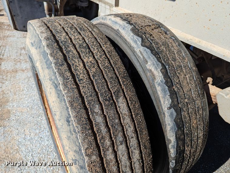 image for item LM9797 1981 Fruehauf ND2-F2-22-7-DA5-24  end dump trailer