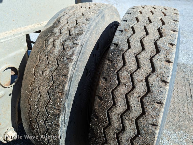 image for item LM9797 1981 Fruehauf ND2-F2-22-7-DA5-24  end dump trailer