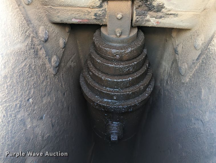 image for item LM9799 1979 Hobbs GS-24-53  end dump trailer