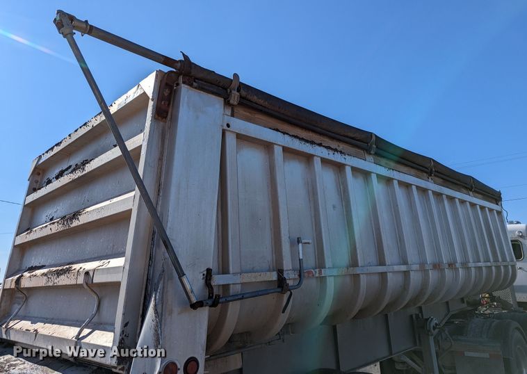 image for item LM9799 1979 Hobbs GS-24-53  end dump trailer