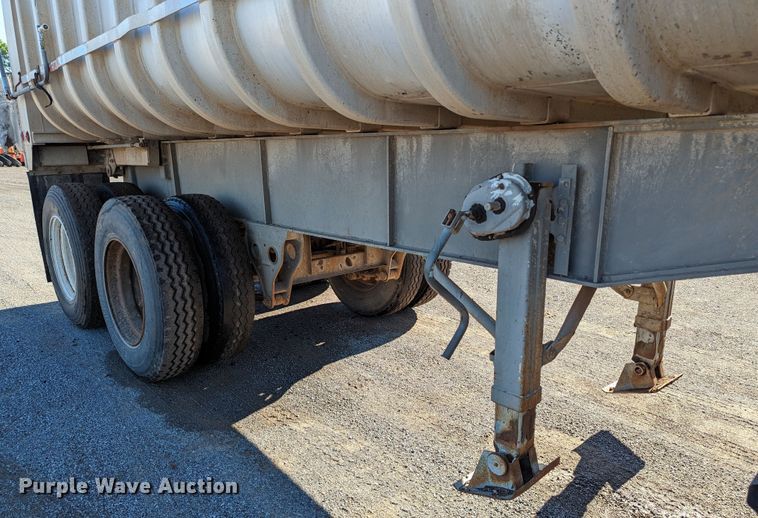 image for item LM9799 1979 Hobbs GS-24-53  end dump trailer