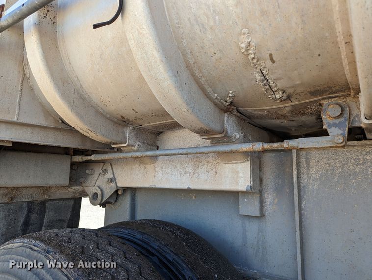 image for item LM9799 1979 Hobbs GS-24-53  end dump trailer