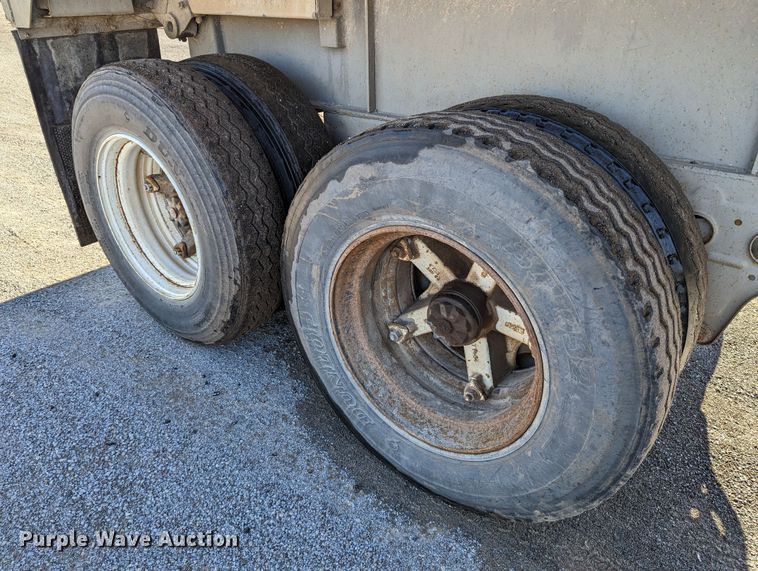 image for item LM9799 1979 Hobbs GS-24-53  end dump trailer