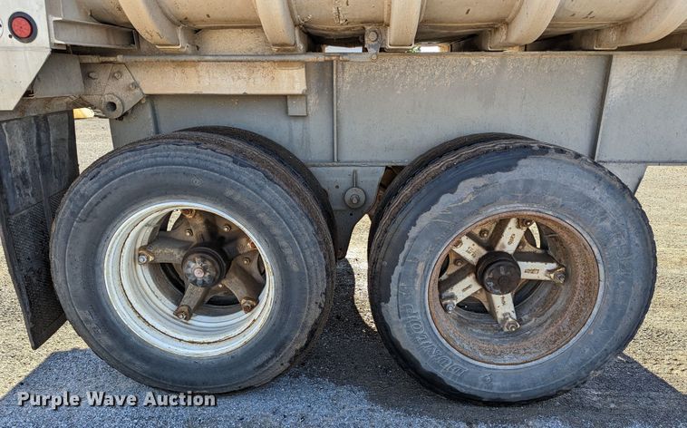 image for item LM9799 1979 Hobbs GS-24-53  end dump trailer