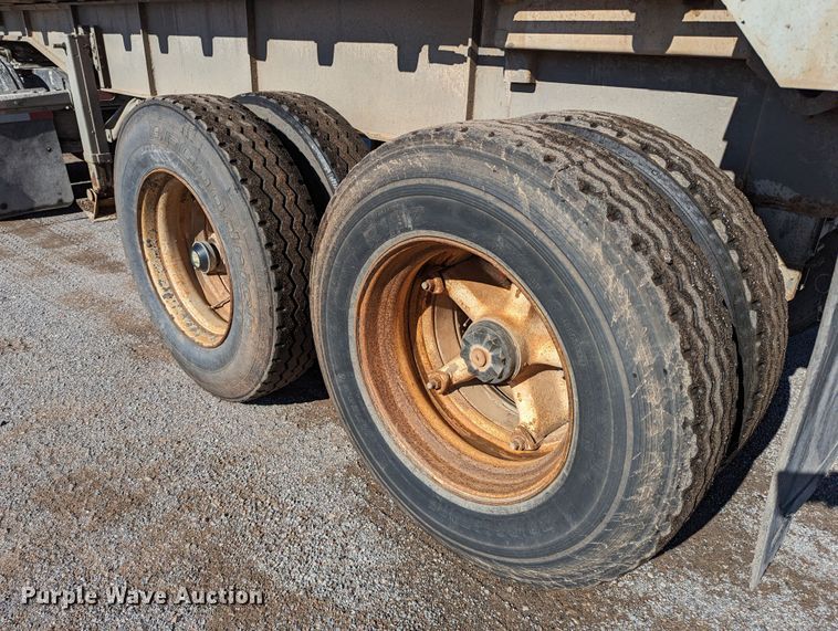 image for item LM9799 1979 Hobbs GS-24-53  end dump trailer