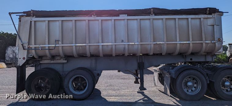 image for item LM9800 1983 Fruehauf ND1-22-7 DA5-24 F2U/C  end dump trailer