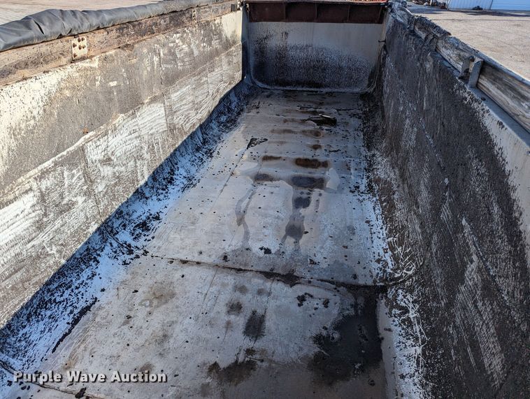 image for item LM9800 1983 Fruehauf ND1-22-7 DA5-24 F2U/C  end dump trailer