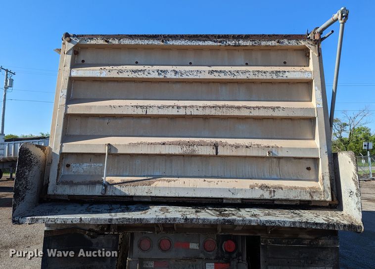 image for item LM9800 1983 Fruehauf ND1-22-7 DA5-24 F2U/C  end dump trailer