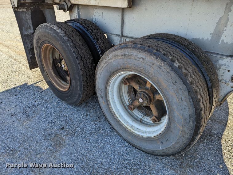 image for item LM9800 1983 Fruehauf ND1-22-7 DA5-24 F2U/C  end dump trailer