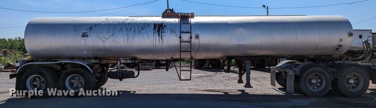 image for item LM9806 1974 Trailmobile T41I1CBF  tank trailer