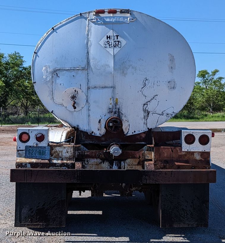 image for item LM9806 1974 Trailmobile T41I1CBF  tank trailer