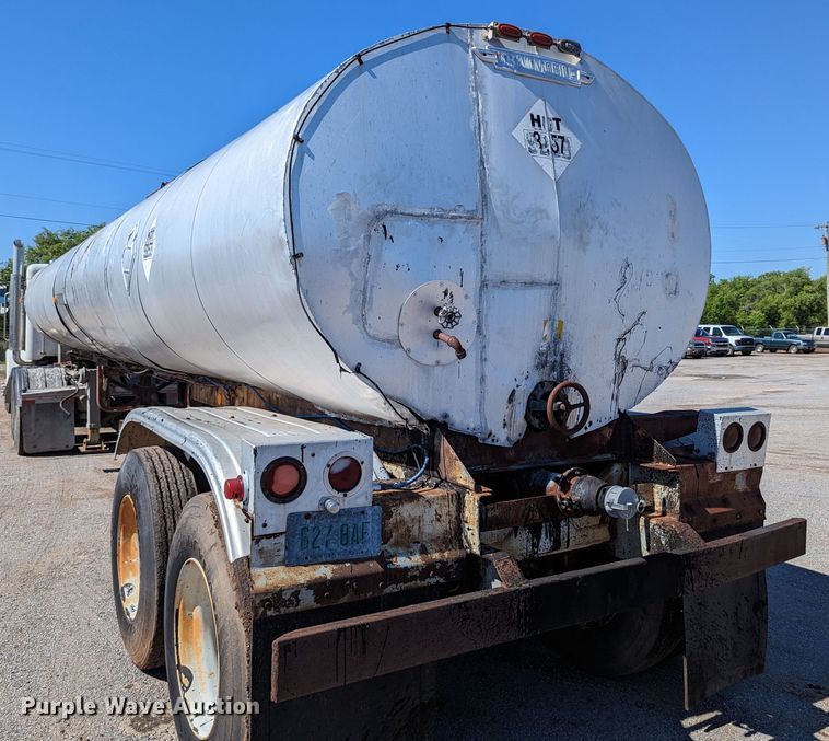 image for item LM9806 1974 Trailmobile T41I1CBF  tank trailer