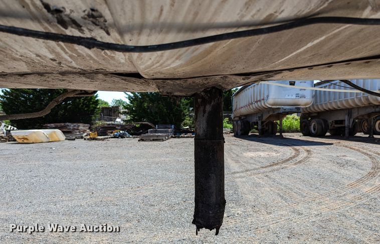 image for item LM9806 1974 Trailmobile T41I1CBF  tank trailer