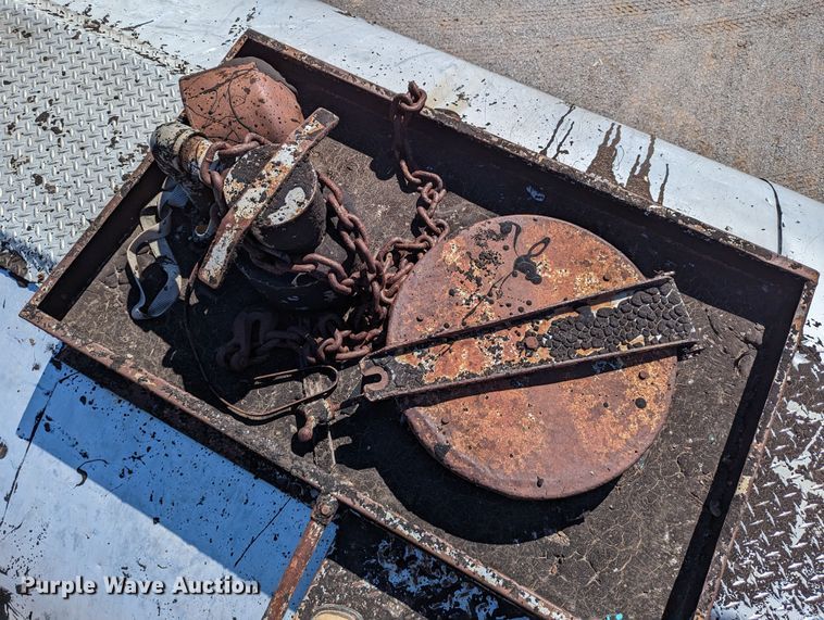 image for item LM9806 1974 Trailmobile T41I1CBF  tank trailer