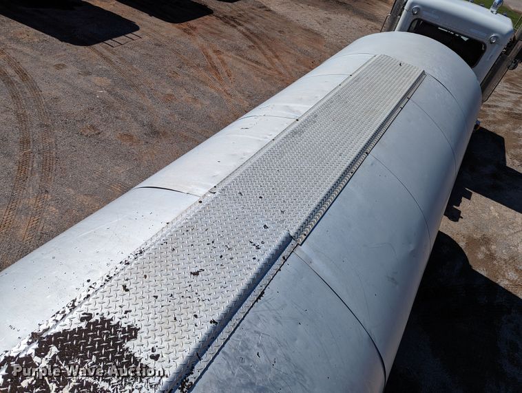 image for item LM9806 1974 Trailmobile T41I1CBF  tank trailer