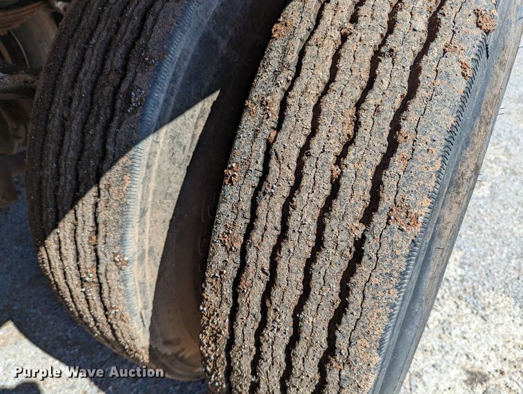 image for item LM9806 1974 Trailmobile T41I1CBF  tank trailer