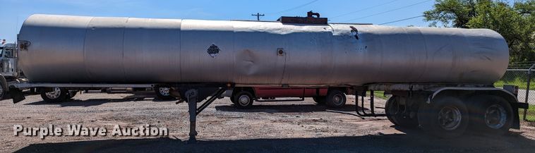 image for item LM9807 1970 Trailmobile T41I1CBF  tank trailer