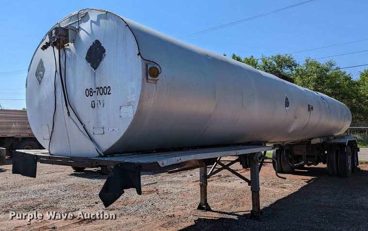 image for item LM9807 1970 Trailmobile T41I1CBF  tank trailer