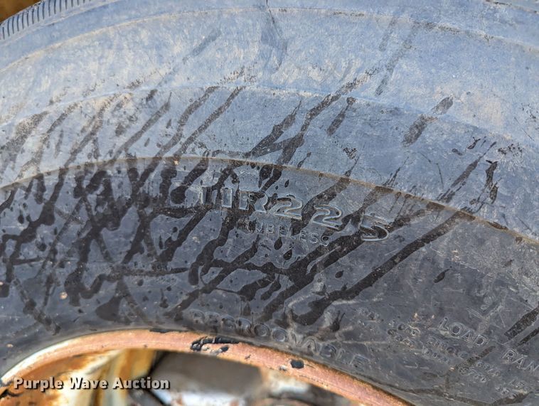 image for item LM9807 1970 Trailmobile T41I1CBF  tank trailer