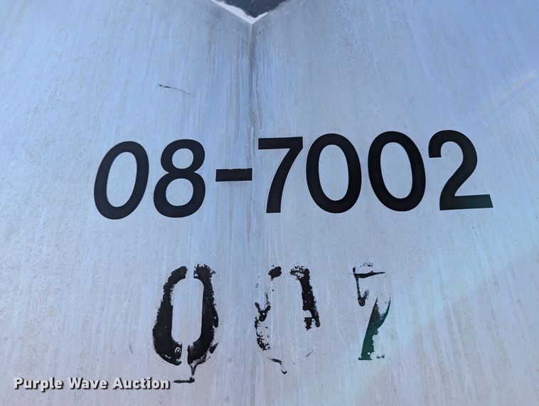 image for item LM9807 1970 Trailmobile T41I1CBF  tank trailer