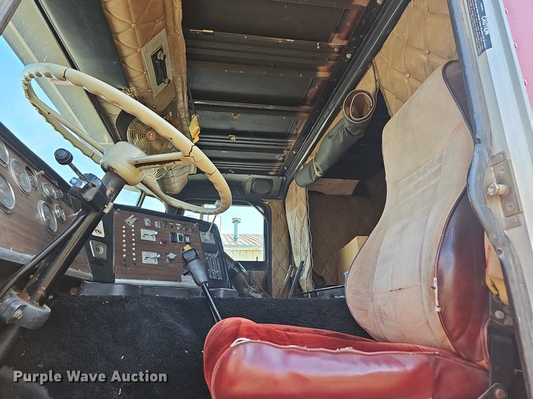 image for item LW9626 1984 Peterbilt 362  semi truck