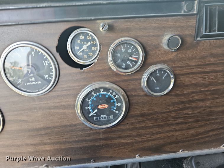 image for item LW9626 1984 Peterbilt 362  semi truck