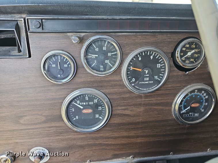 image for item LW9626 1984 Peterbilt 362  semi truck