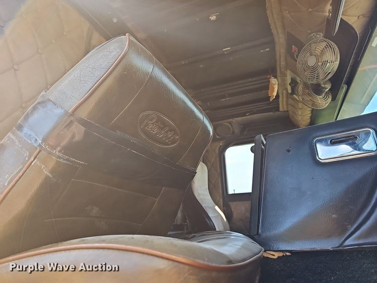 image for item LW9626 1984 Peterbilt 362  semi truck