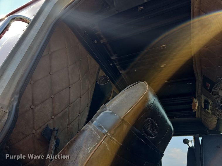 image for item LW9626 1984 Peterbilt 362  semi truck