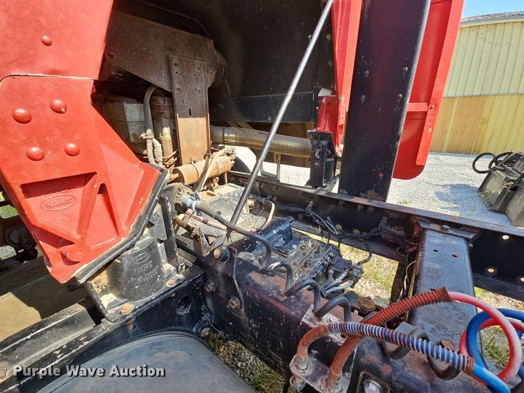 image for item LW9626 1984 Peterbilt 362  semi truck