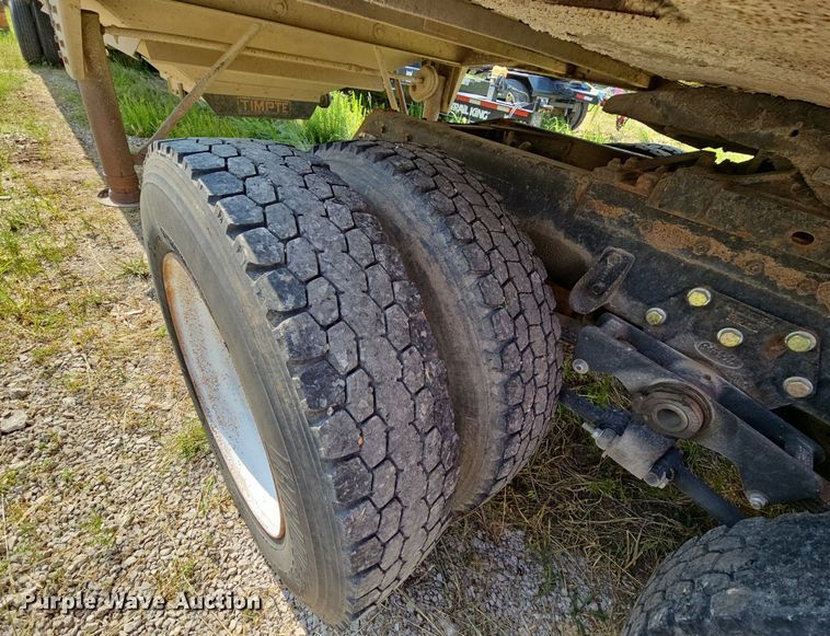 image for item LW9626 1984 Peterbilt 362  semi truck