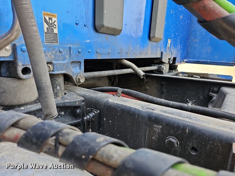 image for item LW9671 2016 Peterbilt 579  semi truck