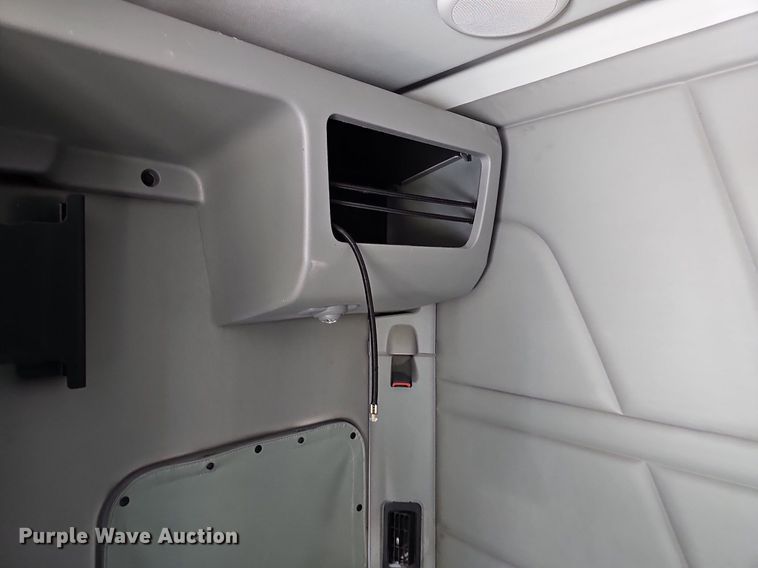 image for item LW9671 2016 Peterbilt 579  semi truck