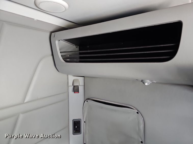 image for item LW9671 2016 Peterbilt 579  semi truck