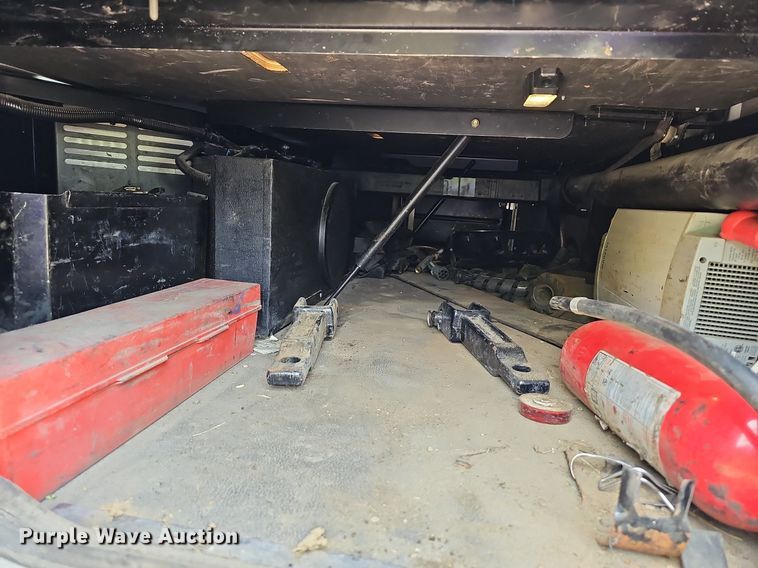 image for item LW9671 2016 Peterbilt 579  semi truck