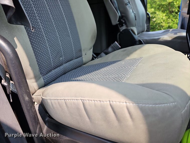 image for item LW9671 2016 Peterbilt 579  semi truck