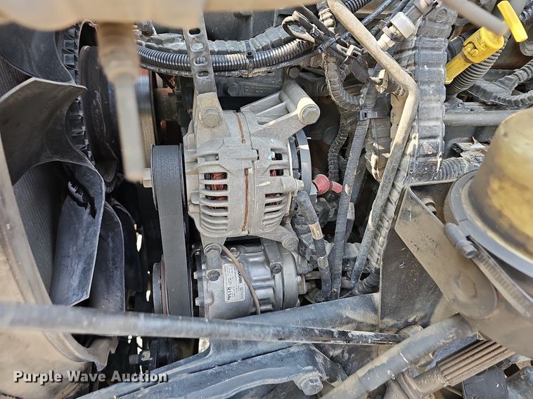 image for item LW9671 2016 Peterbilt 579  semi truck