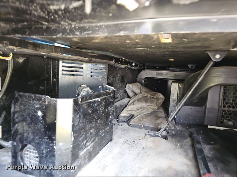 image for item LW9672 2015 Peterbilt 579  semi truck