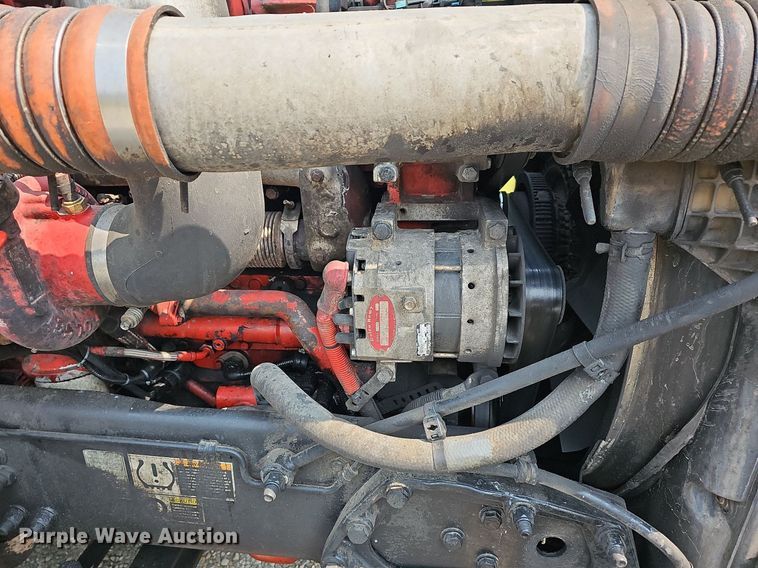 image for item LW9672 2015 Peterbilt 579  semi truck