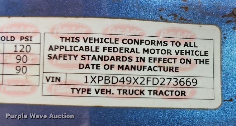 image for item LW9672 2015 Peterbilt 579  semi truck