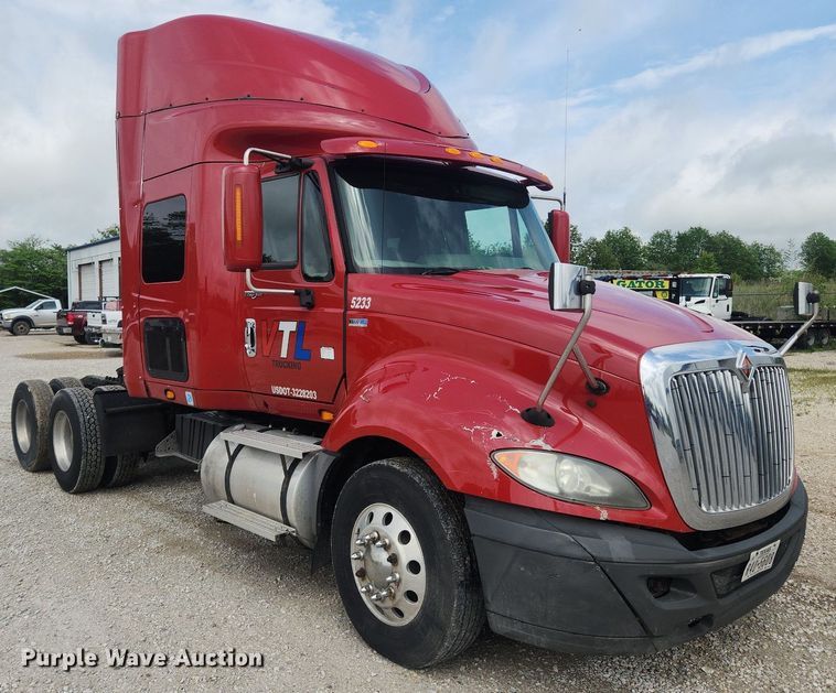 image for item LX9554 2013 International ProStar  semi truck