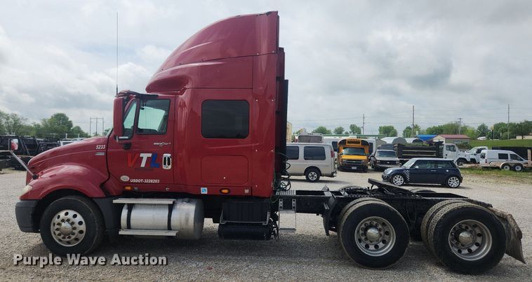 image for item LX9554 2013 International ProStar  semi truck