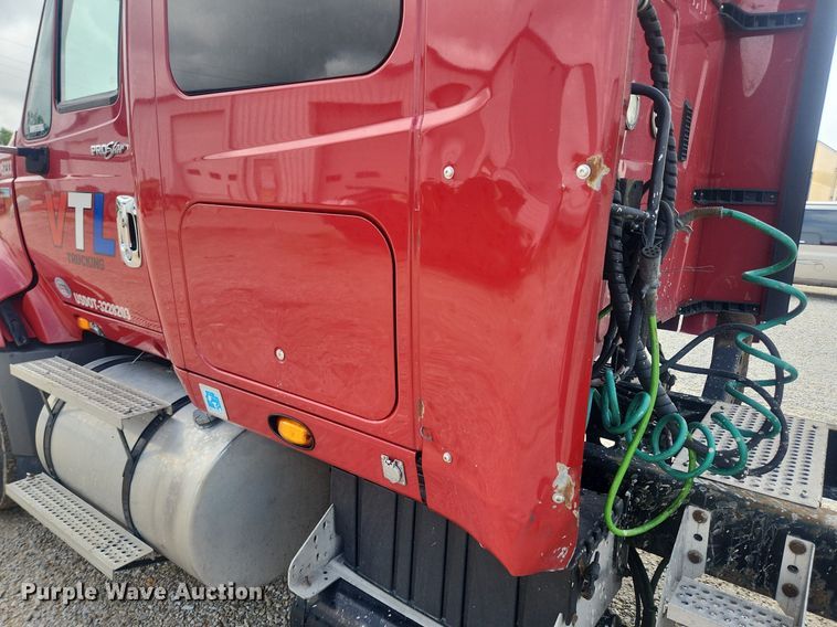 image for item LX9554 2013 International ProStar  semi truck